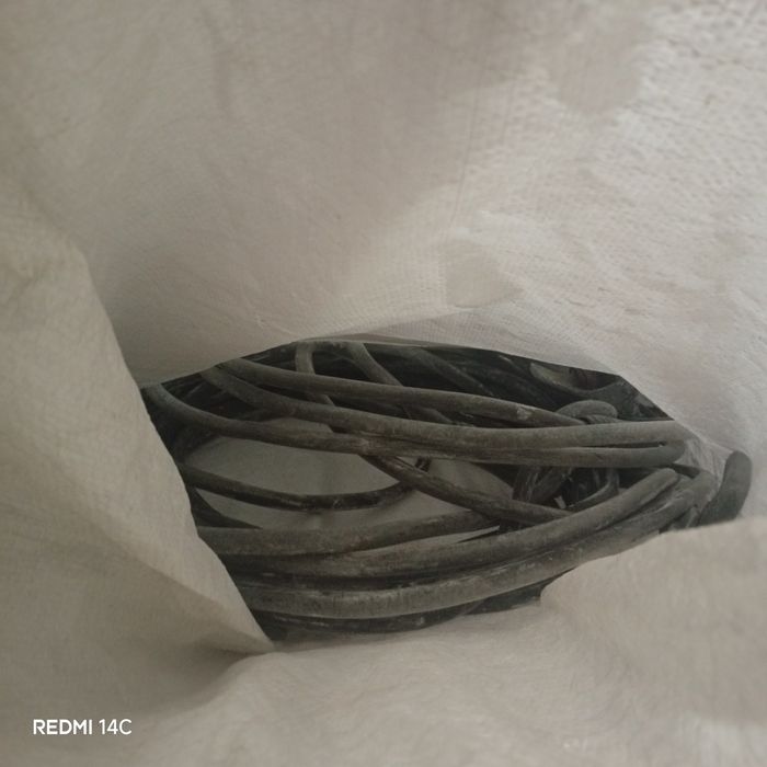 Svarishni aparat jasic 380-220volta ishledi. Holati idial