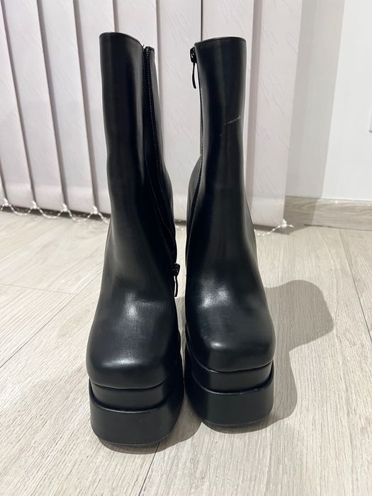 Черни високи боти