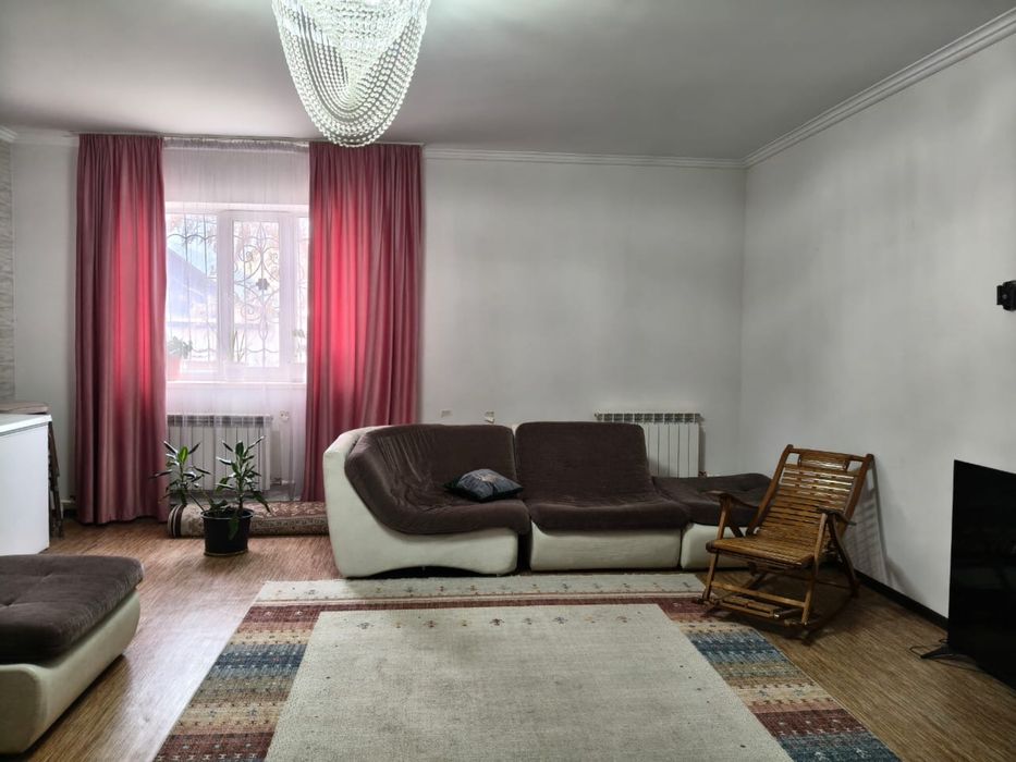 Продам диван длинный