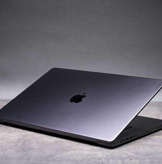 Apple MacBook Pro 16" 2026 года – M5 Max