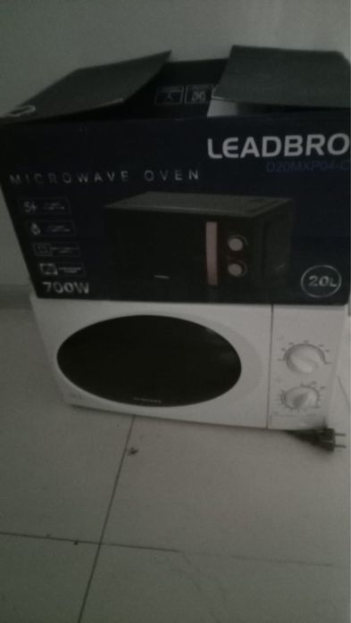 Телевизор и микроволновка