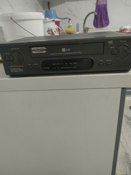 Видео,DVD плеер,LG,б/у в хорошем состоянии,с пультом управления,серый