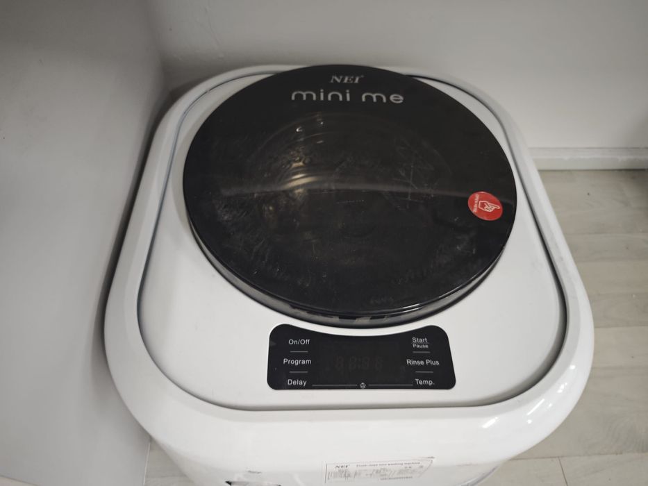 Mașină de spălat pe perete NEI Mini Me – 2.5 kg, Clasa B, Compactă