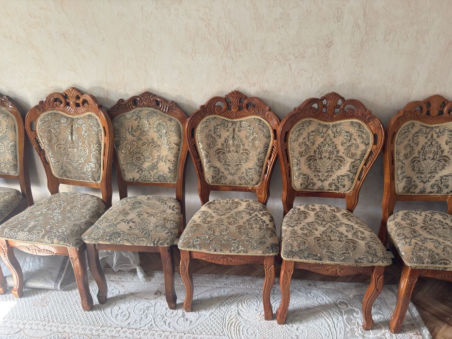 Продаю качественные стулья