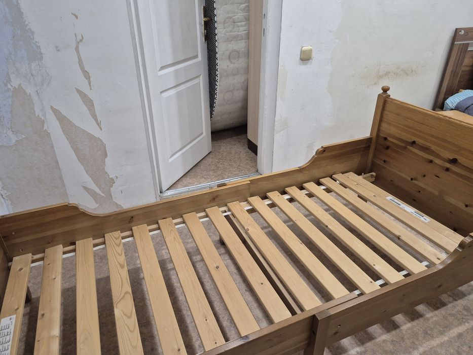 Кровать для спальни