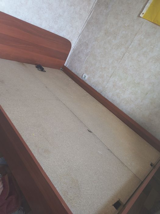Продам кровать 1,5 полуторка
