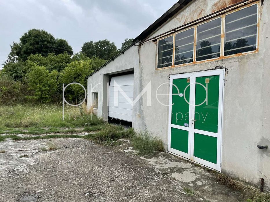 Дава се под наем Склад в с. Медово, Област Бургас - 1500 кв.м за 3989.73 € - Снимка #5