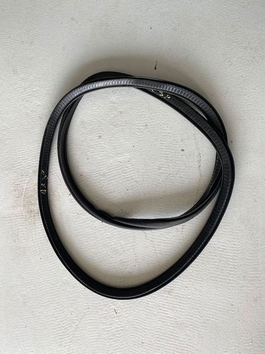 Cheder dreapta spate VOLVO XC60 2018+ 31424345 31693625
