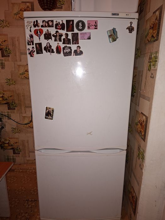 Продам холодильник на запчасти б/у