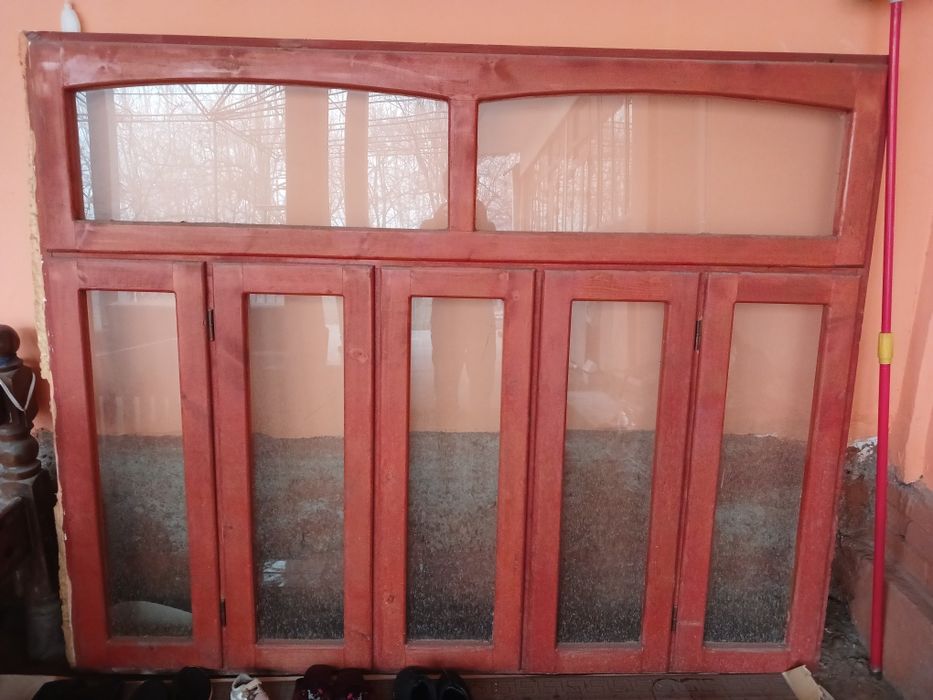 Eshik va deraza holati yaxshi