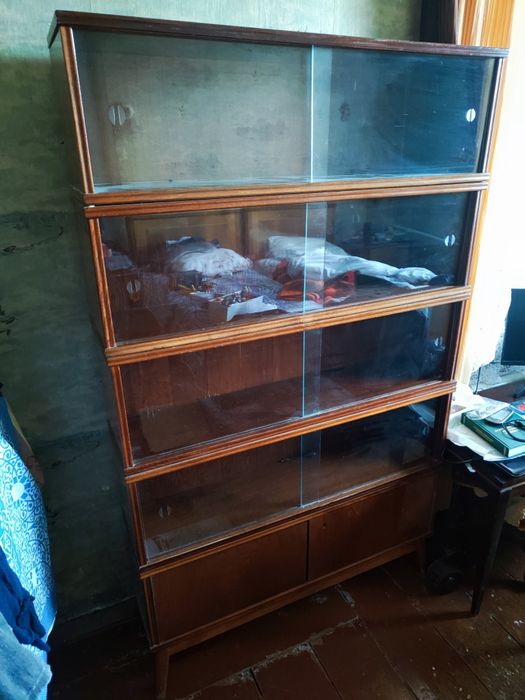 Продается шкаф, книжный шкаф.