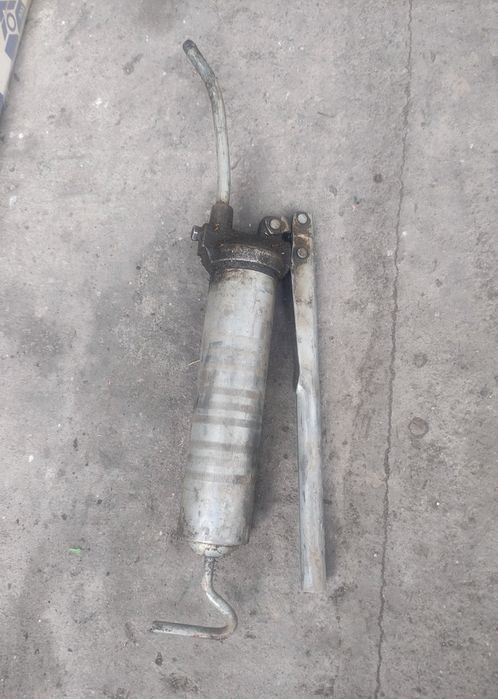 Нагнетатель шприц