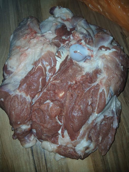 В продаже домашнее  мясо свинины