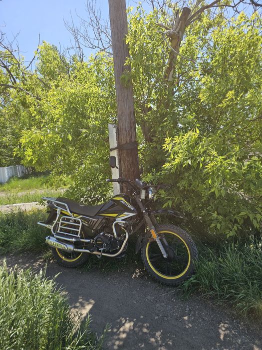 Продам мотоцикл 250 кубов