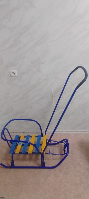 Продамт  санки .