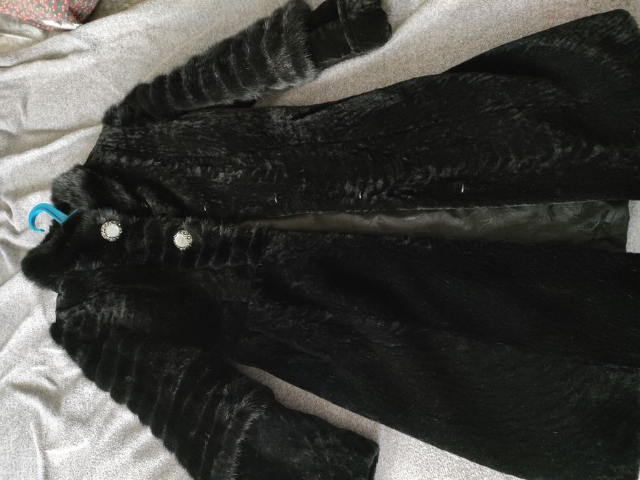 Продаю шубу мутон