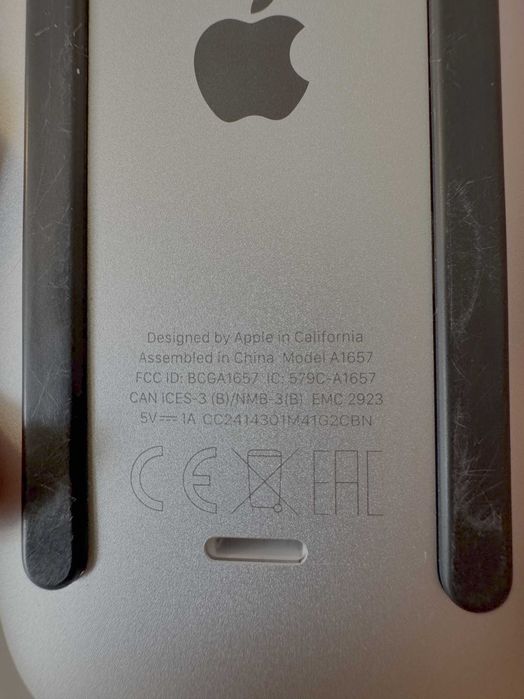 Apple Magic Mouse 2, Model A1657 - Lightning - отлично състояние