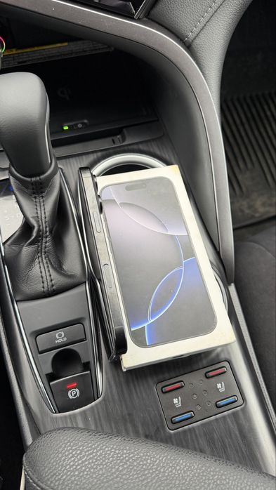 iPhone 16 pro 256gb sim