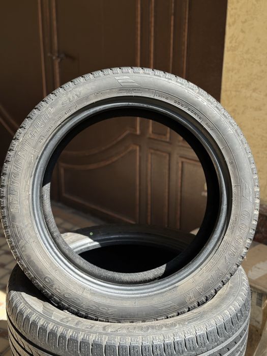 235/50R19 Goodyear Efficientgrip SUV Eqiunox