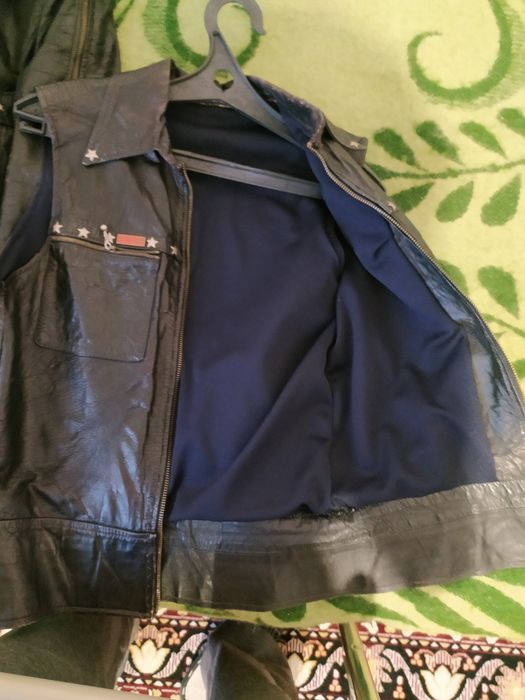 Винтаж.кожа.для девушки и жилет