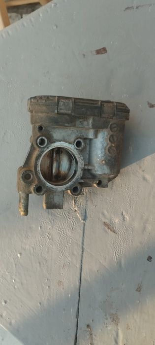 Vând clapeta acceleratie