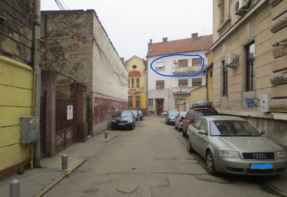 Vând apartament cu 3 camere ultracentral