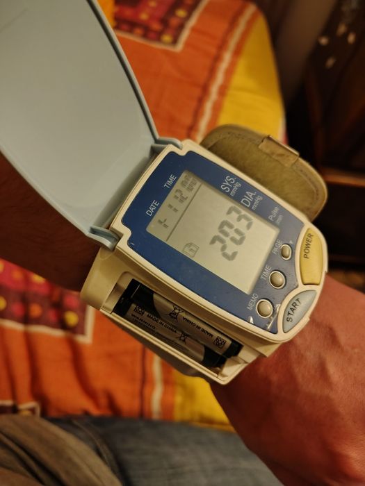 Tensiometru pe baterii