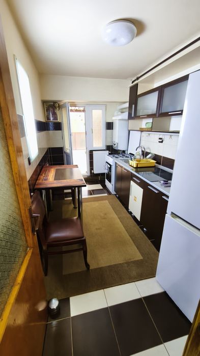 Apartament 3 camere de închiriat în Inel 2