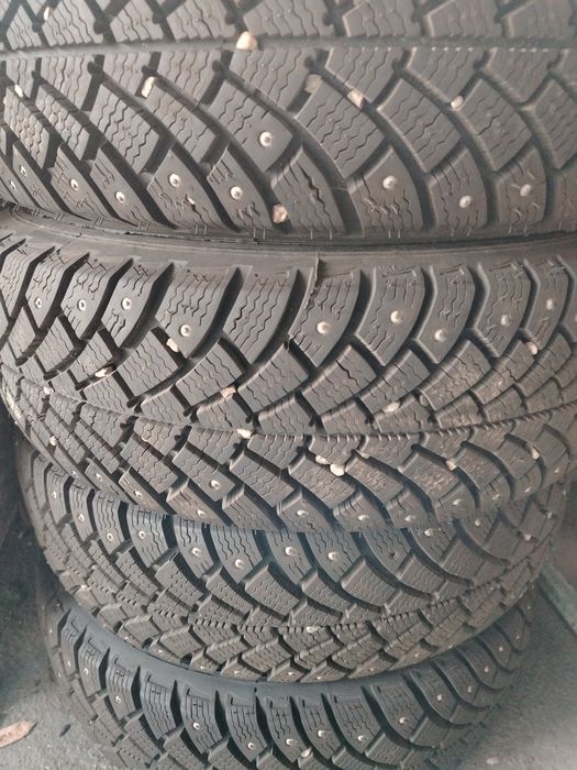 Продам шипованую резину на 15 комплект