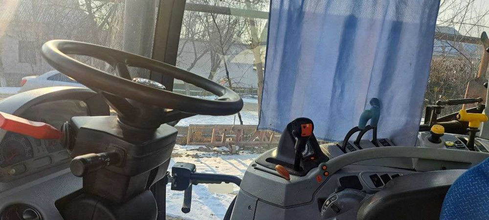 Traktor New Holland   Трактор