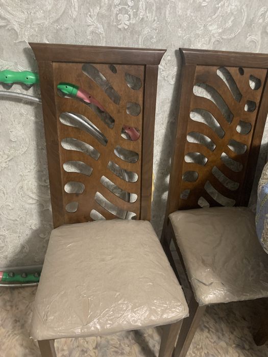 Продам стол гостевой со стульями