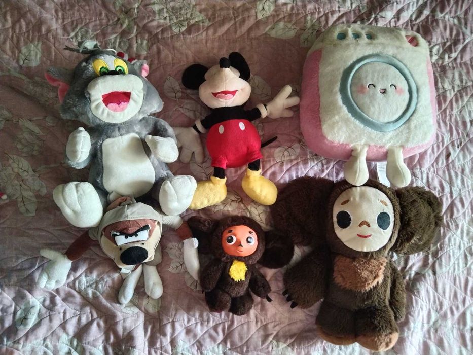 Разные игрушки..