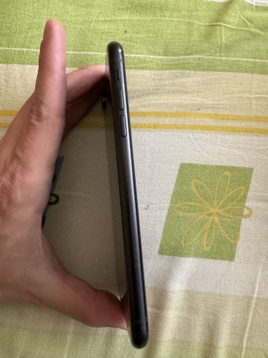 Iphone XR, черен 64GB