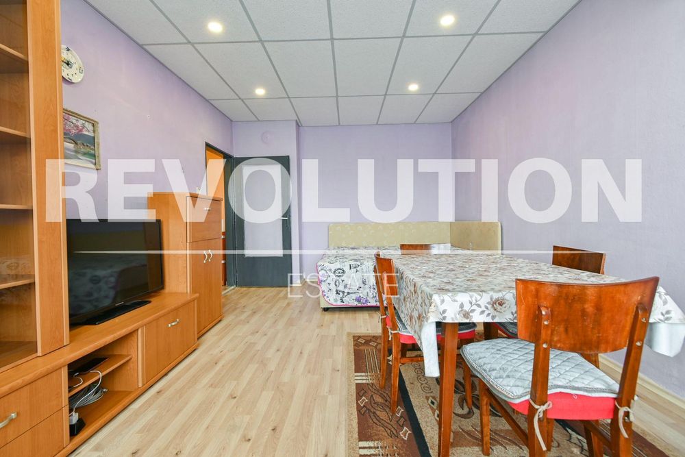 Двустаен апартамент в ж.к. Люлин 6.