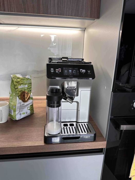 Кофемашина DeLonghi Eletta Explore ECAM450.65.S