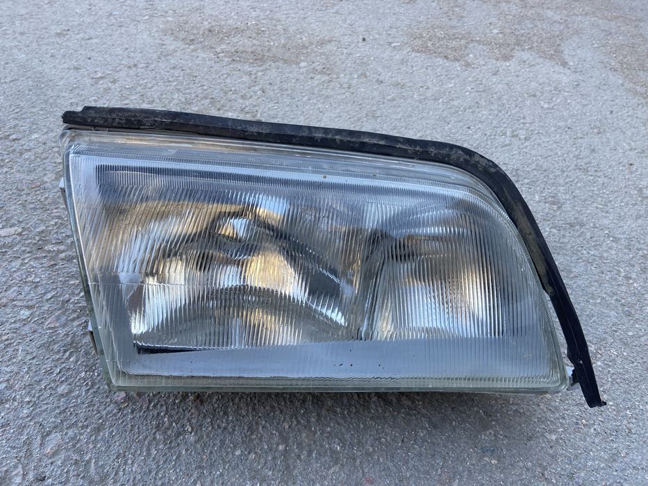 Фара Мерседес w202