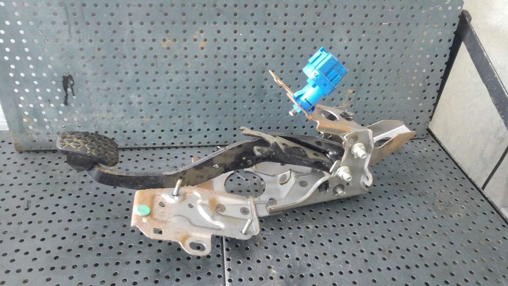 Pedala frana 1.3 b mazda 2 de dh