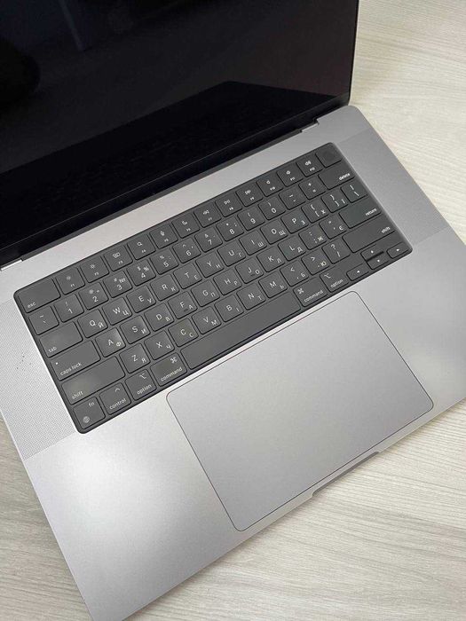 Macbook pro 16" M1 Pro 16GB RAM 512GB SSD