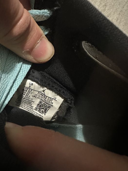 Adidasi Nike.