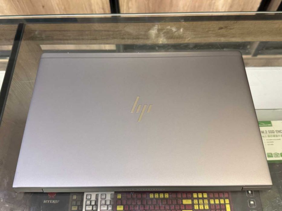 HP ZBook 15U G6 Core i7-8665U озу8гб 256ssd Radeon Pro WX3200