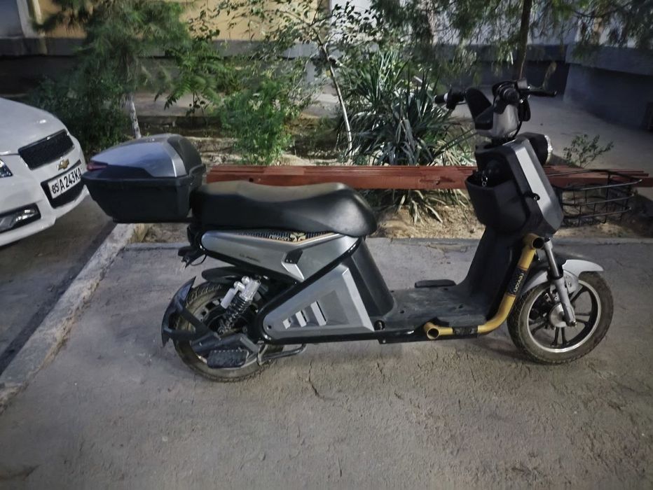 Продам  Скутер   .