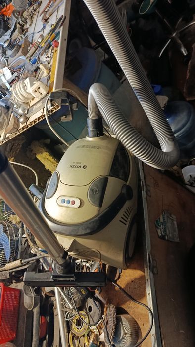 Пылесос бытовой рабочий