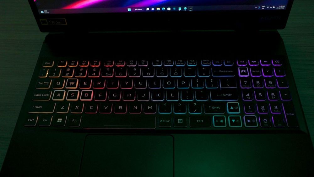 Геймърски лаптоп RTX 3070, Ryzen 7 6800H, 32GB DDR5