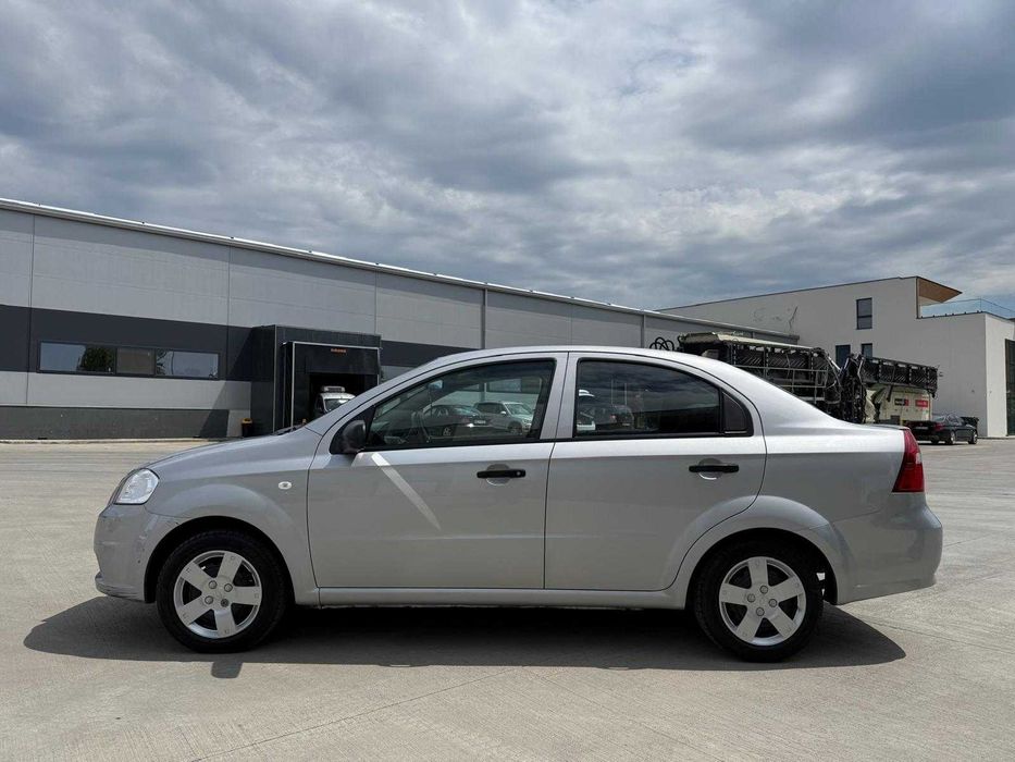 Chevrolet AVEO Sedan 2010