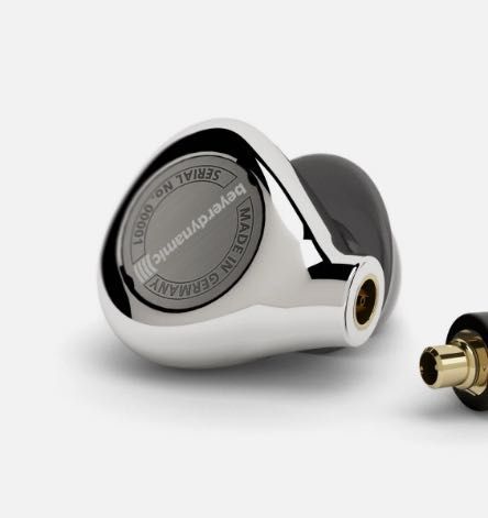 Q3     Hi Res музикален плеър  със слушалки Beyerdynamic