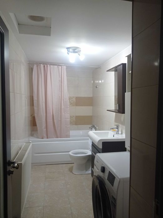 Casa de închiriat 3 camere ,baie ,bucătărie curte ,loc de parcare