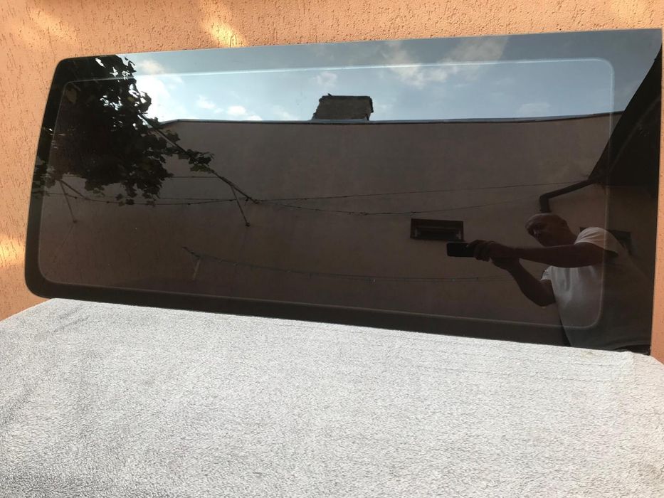 Geam lateral spate dreapta varianta lunga pentru vw T5 2010   1250/570
