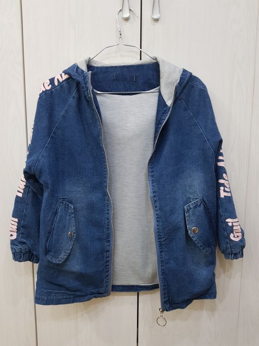 Джинсовая куртка  для девочки
