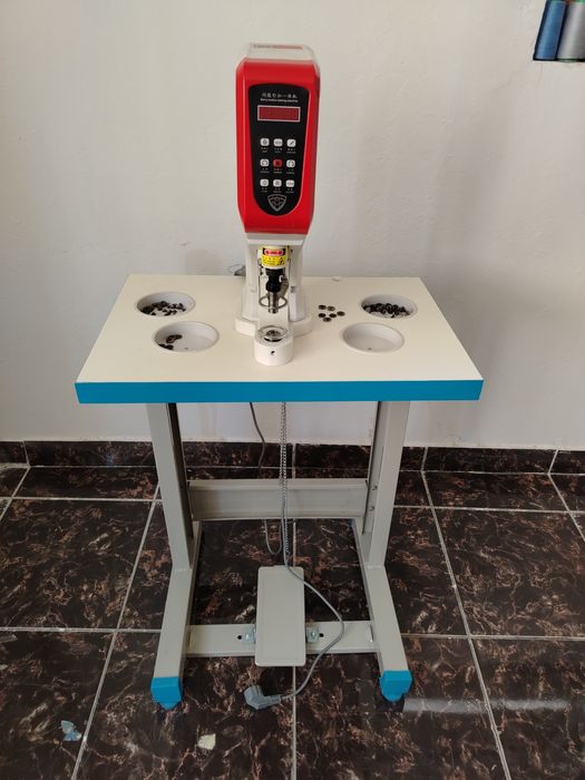 Кнопка  машинка сотилади