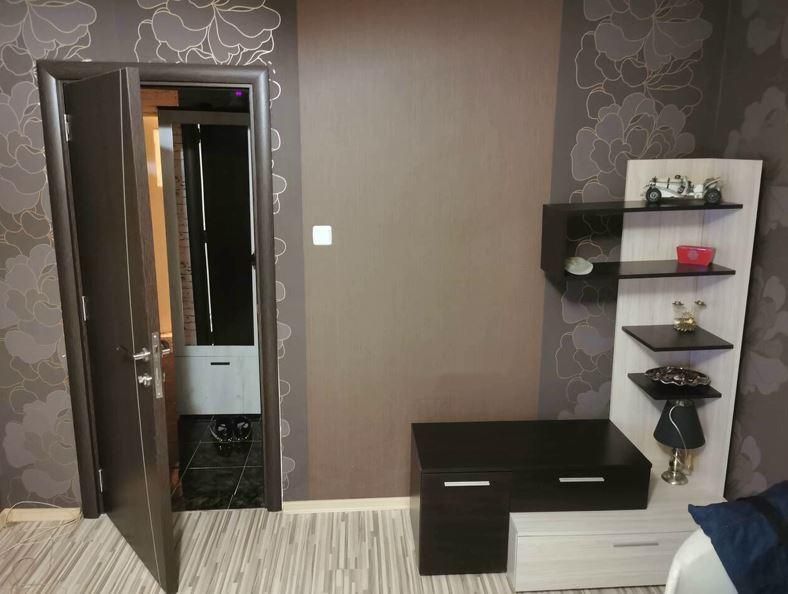 Дава се под наем Тристаен апартамент в Бургас, Меден рудник - зона Б - 90 кв.м за 331.5 € - Снимка #2